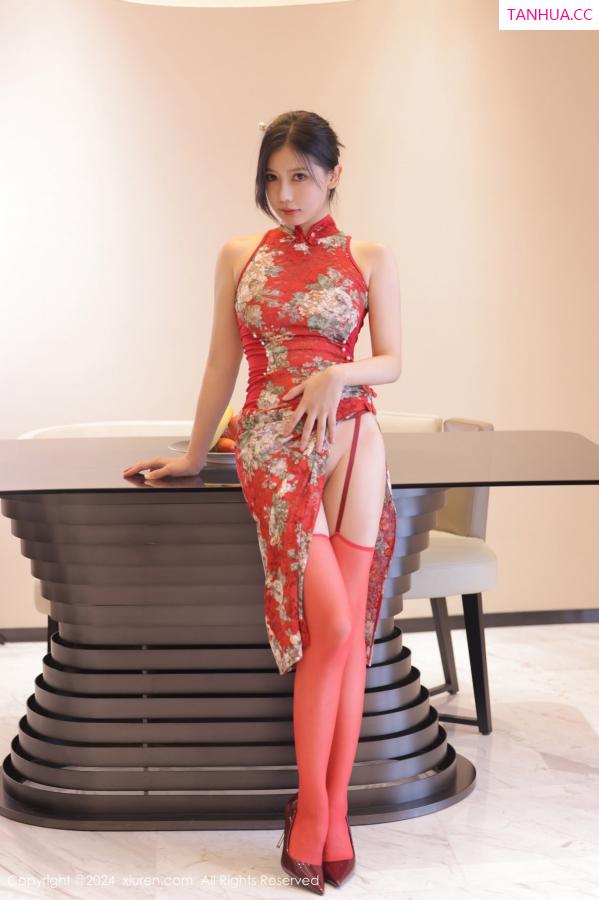 尹甜甜  [XiuRen]高清写真图 2024.07.17 No.8871 尹甜甜 丝袜美腿第87张图片